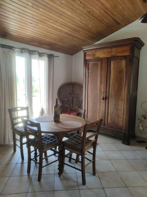 Montaut  Sous Le Chateau מראה חיצוני תמונה